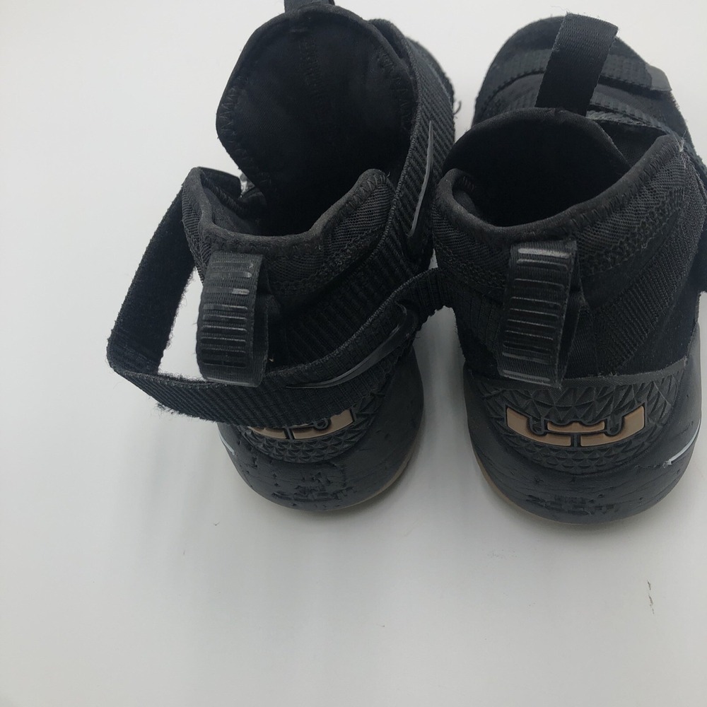 Nike LeBron Soldier Black Gum Youth‎ Size 5y Basketball Shoes Sneakers EXCELLENT - Picture 5 of 16